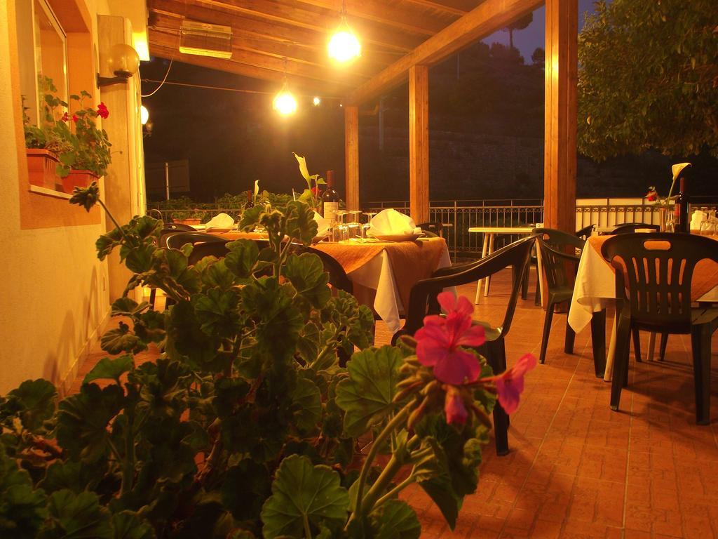 Hotel Ristorante Mosaici Пьяцца-Армерина Экстерьер фото