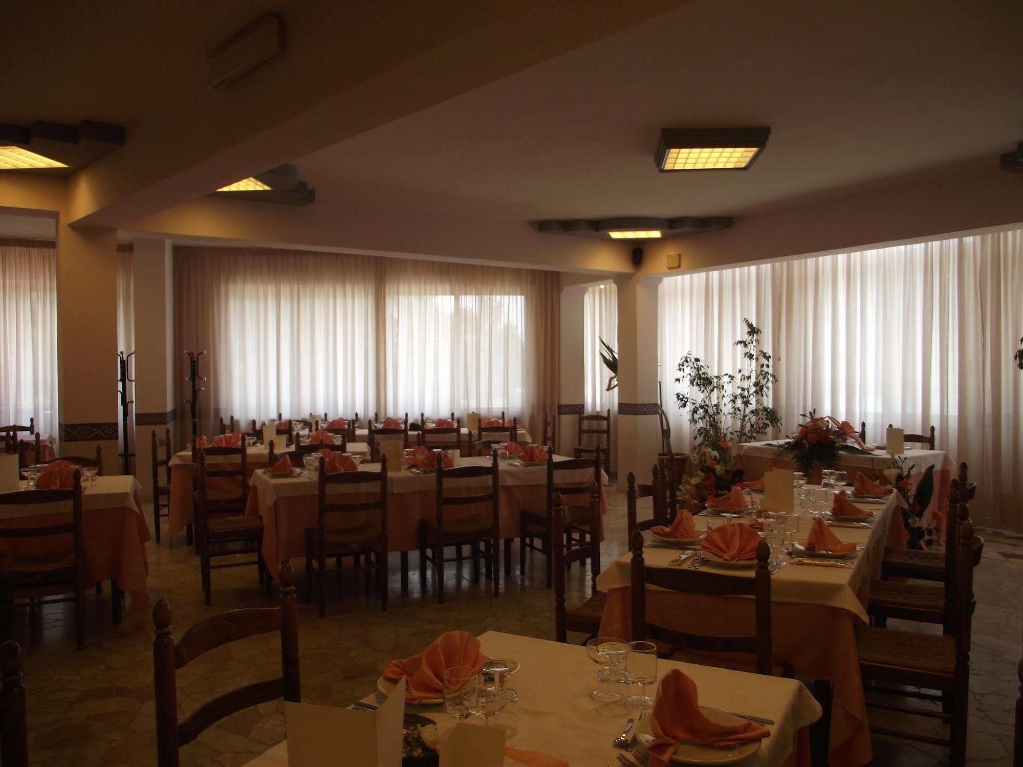 Hotel Ristorante Mosaici Пьяцца-Армерина Экстерьер фото